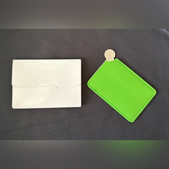 CHANEL Green Mirror Can Be Used As Card Holder - Picture 2 of 4